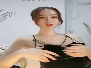 Kitajka spletna kamera inviting enchanting milf masturbira s igrače | sex