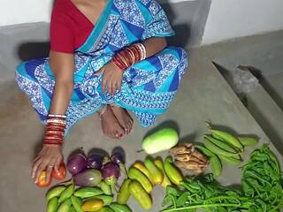 Intialainen vegetables selling kultaseni on kova julkinen likainen klipsi kanssa | xhamster