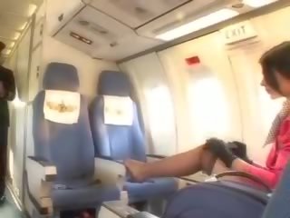 Fascinating stewardeza sugand putz înainte cunnilingus